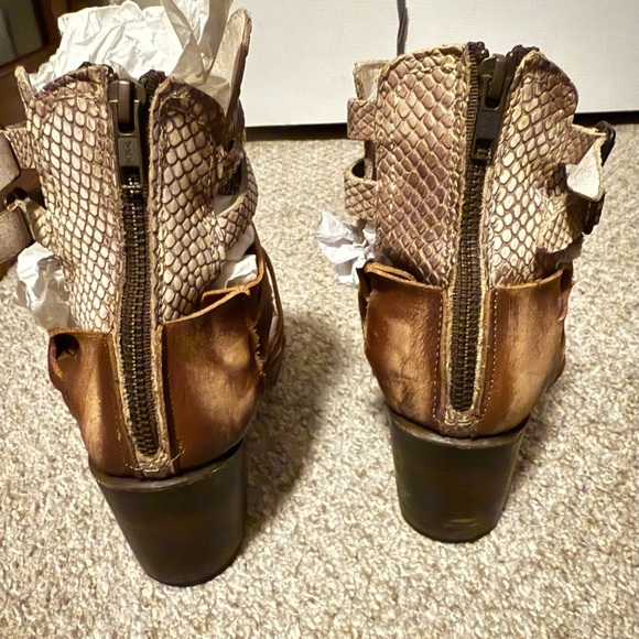 SPECIAL$90+ s/h 5/1 Freebird Nest Leather Strappy Block Heel Brown & Beige Shoes - Picture 3 of 10